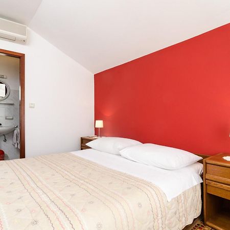 Guesthouse Moretic Orašac Rum bild